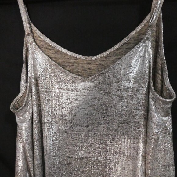 TORRID | size 1 | Metallic Sleeveless Shimmer Lightweight Top - Picture 9 of 13